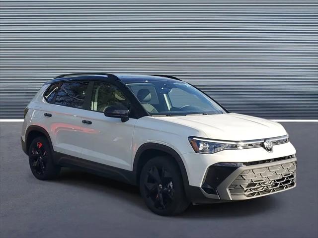 2026 Volkswagen Taos SE Black