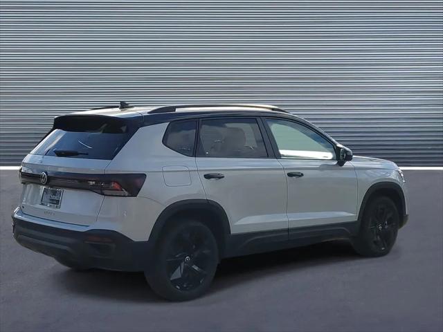 2026 Volkswagen Taos SE Black
