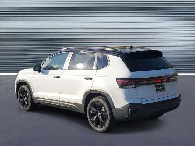 2026 Volkswagen Taos SE Black