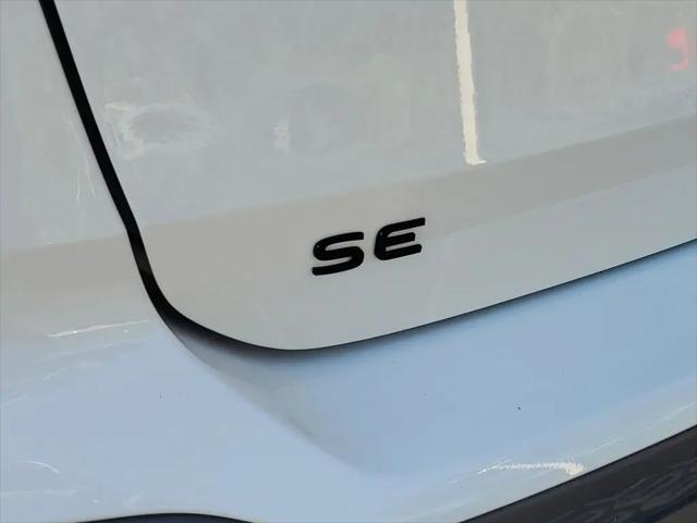 2026 Volkswagen Taos SE Black