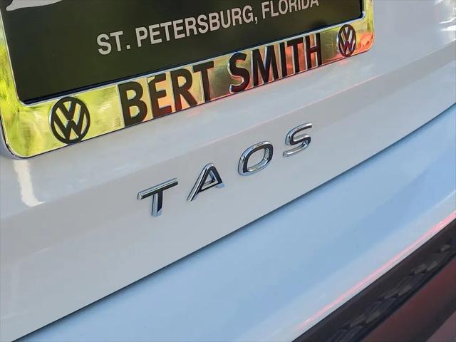 2026 Volkswagen Taos SE Black