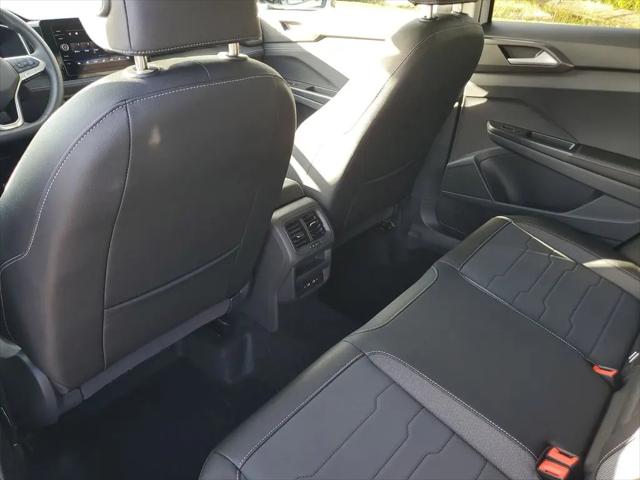 2026 Volkswagen Taos SE Black