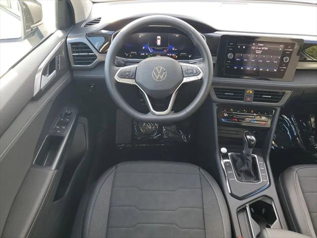 2026 Volkswagen Taos SE Black