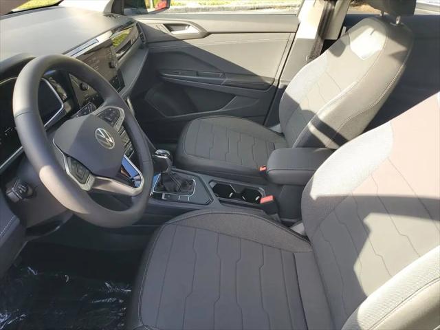 2026 Volkswagen Taos SE Black