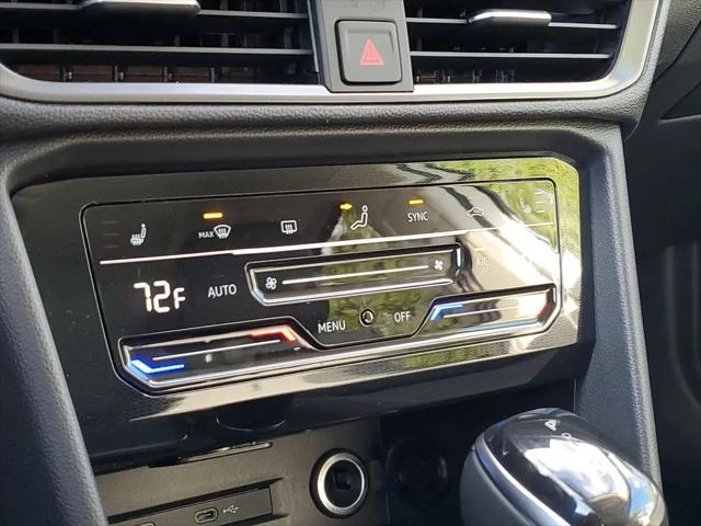2026 Volkswagen Taos SE Black
