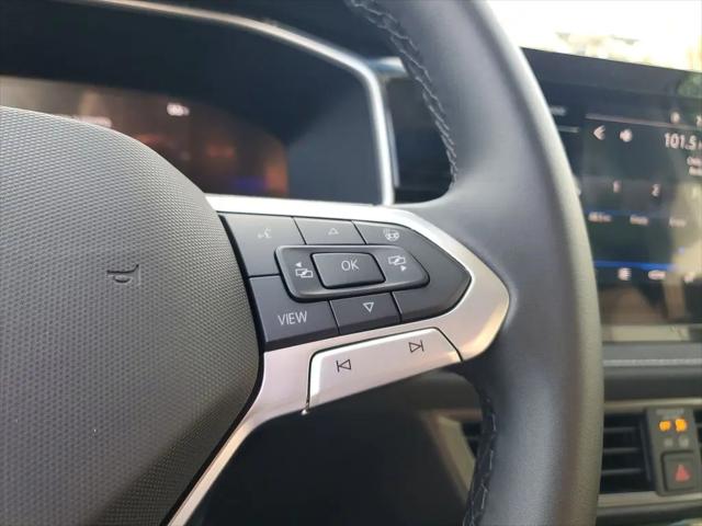 2026 Volkswagen Taos SE Black