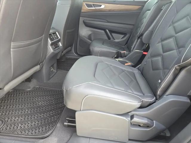 2026 Volkswagen Atlas SE with Technology