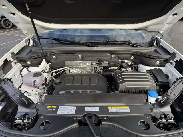 2026 Volkswagen Atlas Cross Sport SE with Technology