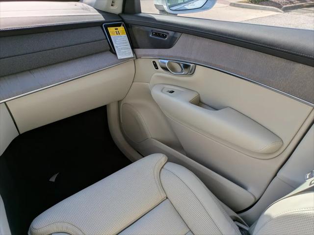 2026 Volvo XC90 Ultra, B6 AWD Gas (mild hybrid), Gasoline, Bright, 7 Seats