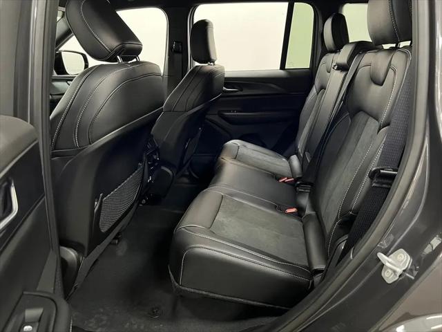 2025 Jeep Grand Cherokee Altitude X 4x2