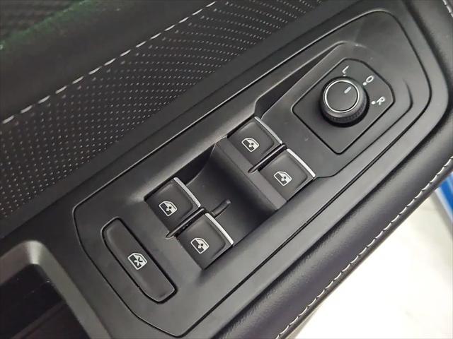 2026 Volkswagen Atlas Cross Sport SEL R-Line Black