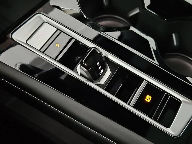 2026 Volkswagen Atlas Cross Sport SEL R-Line Black