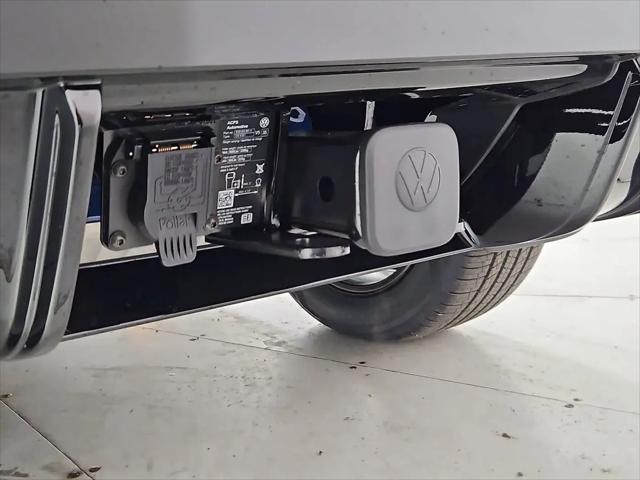 2026 Volkswagen Atlas Cross Sport SEL R-Line Black