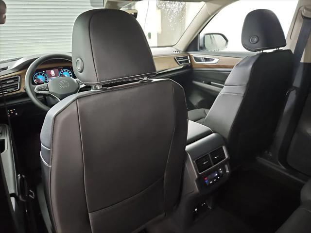 2026 Volkswagen Atlas SE with Technology