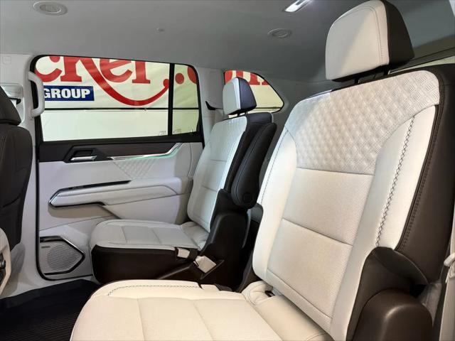 2026 GMC Acadia Denali FWD