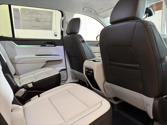 2026 GMC Acadia Denali FWD