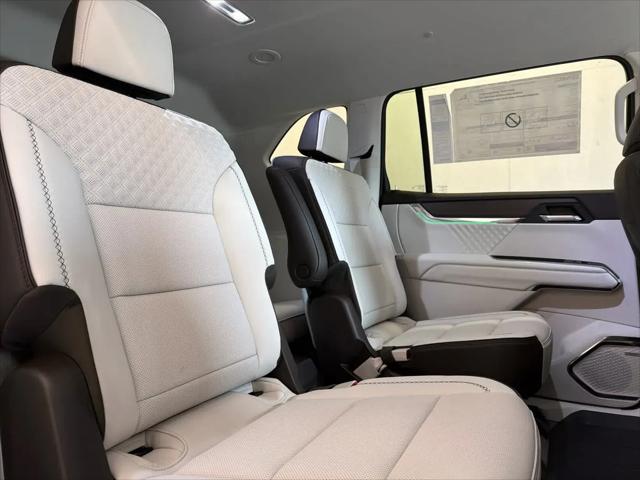 2026 GMC Acadia Denali FWD