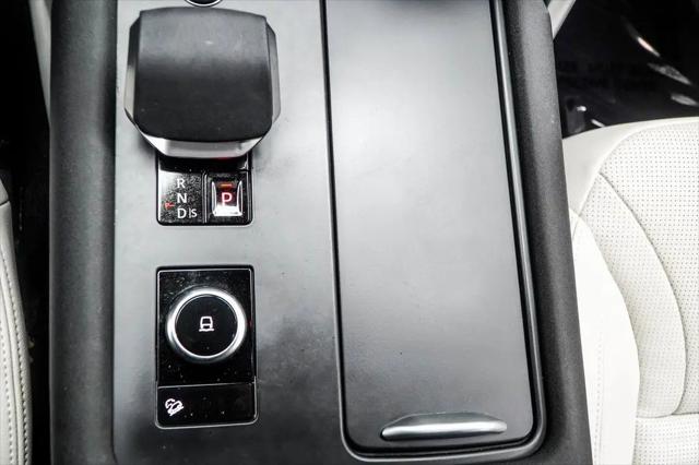 2025 Land Rover Discovery P300 S