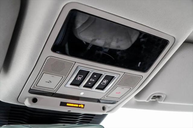 2025 Land Rover Discovery P300 S