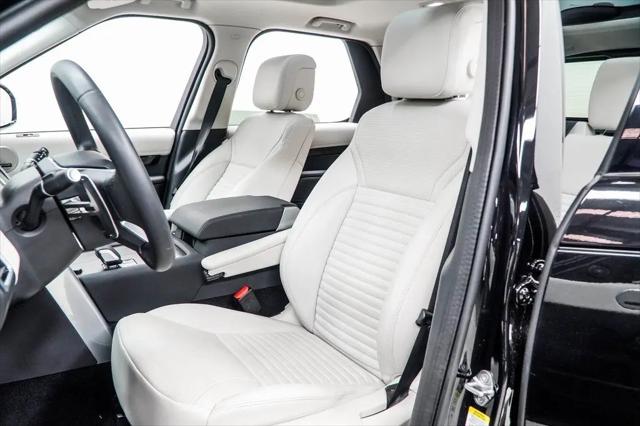 2025 Land Rover Discovery P300 S