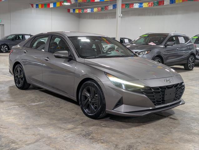 2022 Hyundai Elantra SEL 2022 Hyundai Elantra SEL