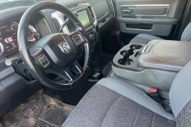 2017 RAM 2500 Big Horn Crew Cab 4x4 8 Box