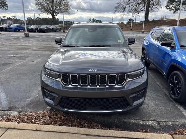 2022 Jeep Grand Cherokee Laredo 4x2