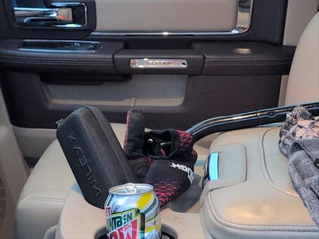 2017 RAM 1500 Laramie Crew Cab 4x4 57 Box 2017 RAM 1500 Laramie Crew Cab 4x4 57 Box