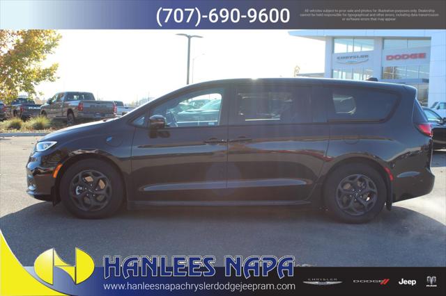 2023 Chrysler Pacifica Hybrid Touring L