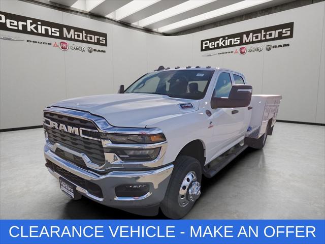 2026 RAM Ram 3500 Chassis Cab RAM 3500 TRADESMAN CREW CAB CHASSIS 4X4 60 CA 2026 RAM Ram 3500 Chassis Cab RAM 3500 TRADESMAN CREW CAB CHASSIS 4X4 60 CA