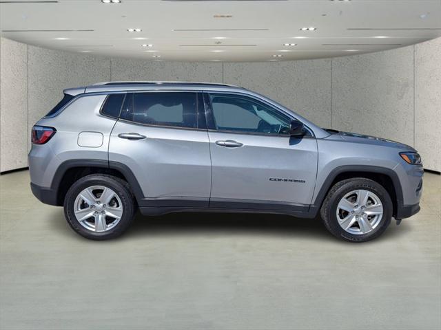2022 Jeep Compass Latitude FWD 2022 Jeep Compass Latitude FWD