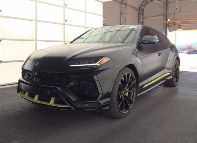 2022 Lamborghini Urus Graphite Capsule