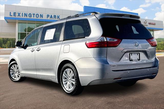 2017 Toyota Sienna XLE 7 Passenger