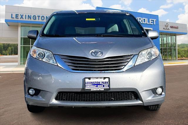 2017 Toyota Sienna XLE 7 Passenger
