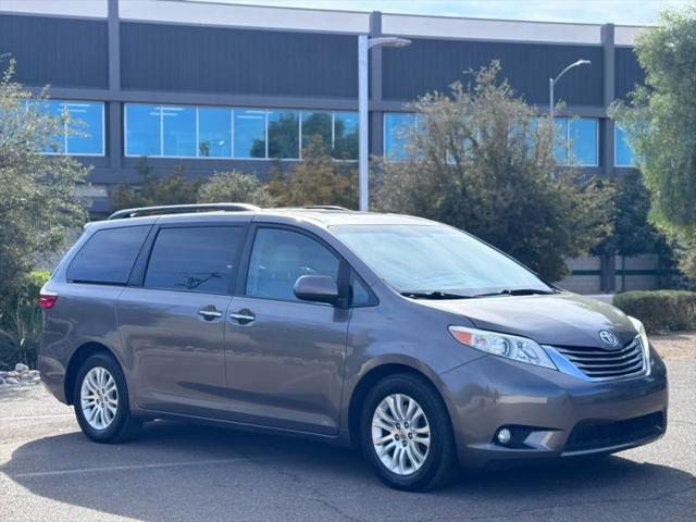2016 Toyota Sienna XLE 8 Passenger