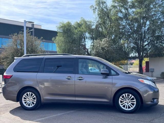 2016 Toyota Sienna XLE 8 Passenger