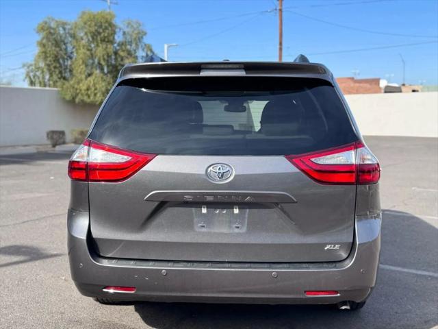 2016 Toyota Sienna XLE 8 Passenger
