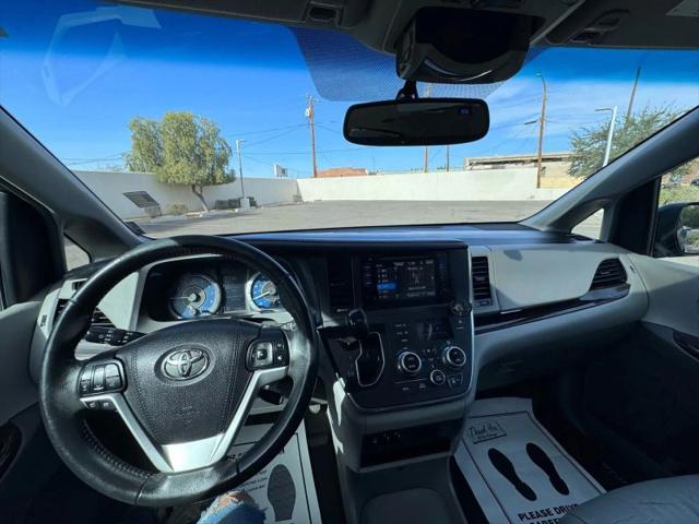 2016 Toyota Sienna XLE 8 Passenger