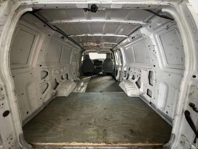2010 Ford E-350 Super Duty Base