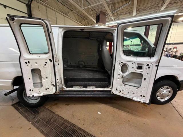 2010 Ford E-350 Super Duty Base