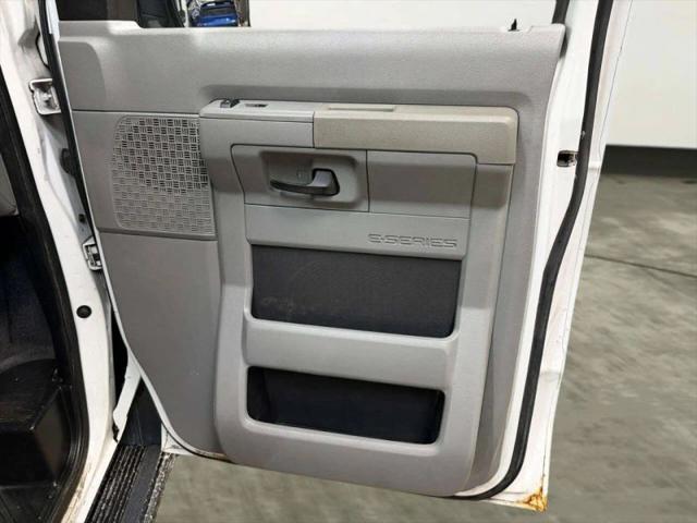 2010 Ford E-350 Super Duty Base