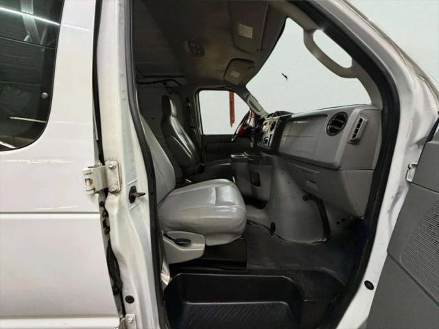 2010 Ford E-350 Super Duty Base