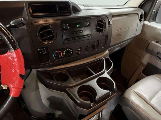 2010 Ford E-350 Super Duty Base