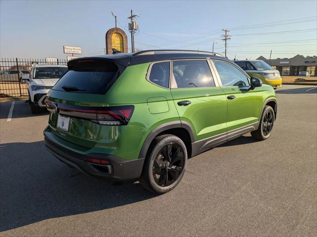 2026 Volkswagen Taos SE Black