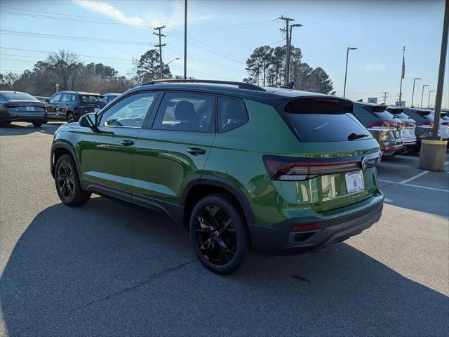 2026 Volkswagen Taos SE Black