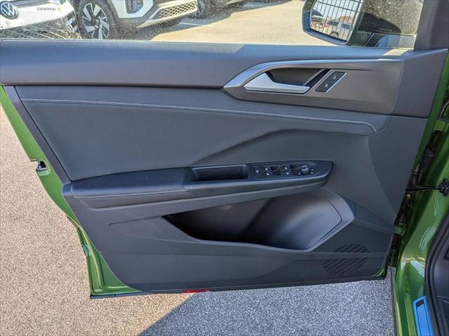 2026 Volkswagen Taos SE Black
