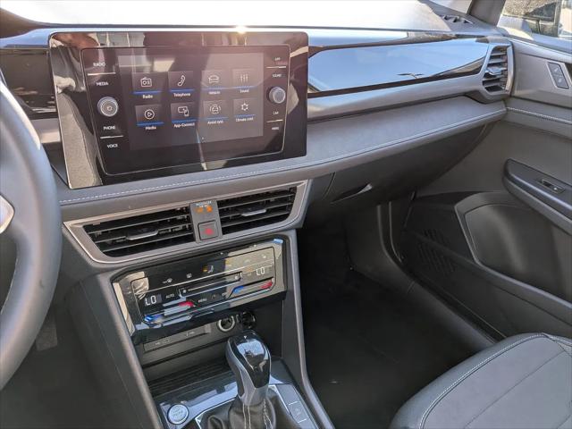 2026 Volkswagen Taos SE Black