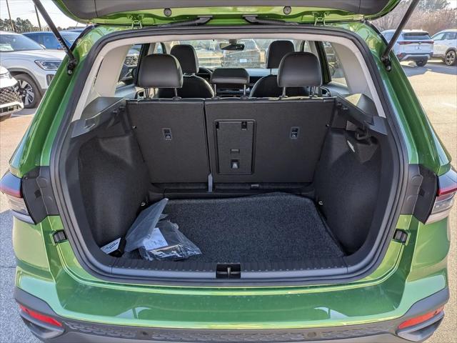 2026 Volkswagen Taos SE Black