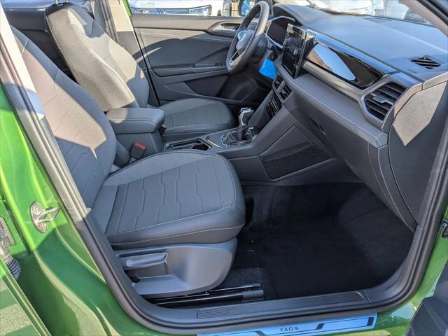 2026 Volkswagen Taos SE Black