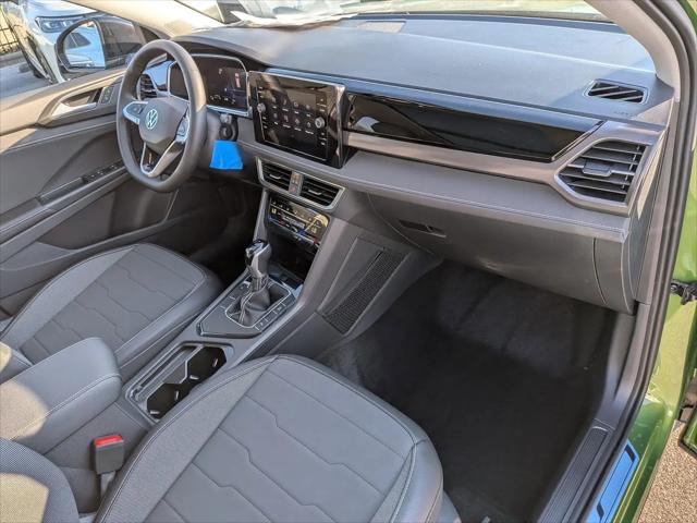 2026 Volkswagen Taos SE Black
